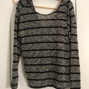 light weight twist back lush sweater